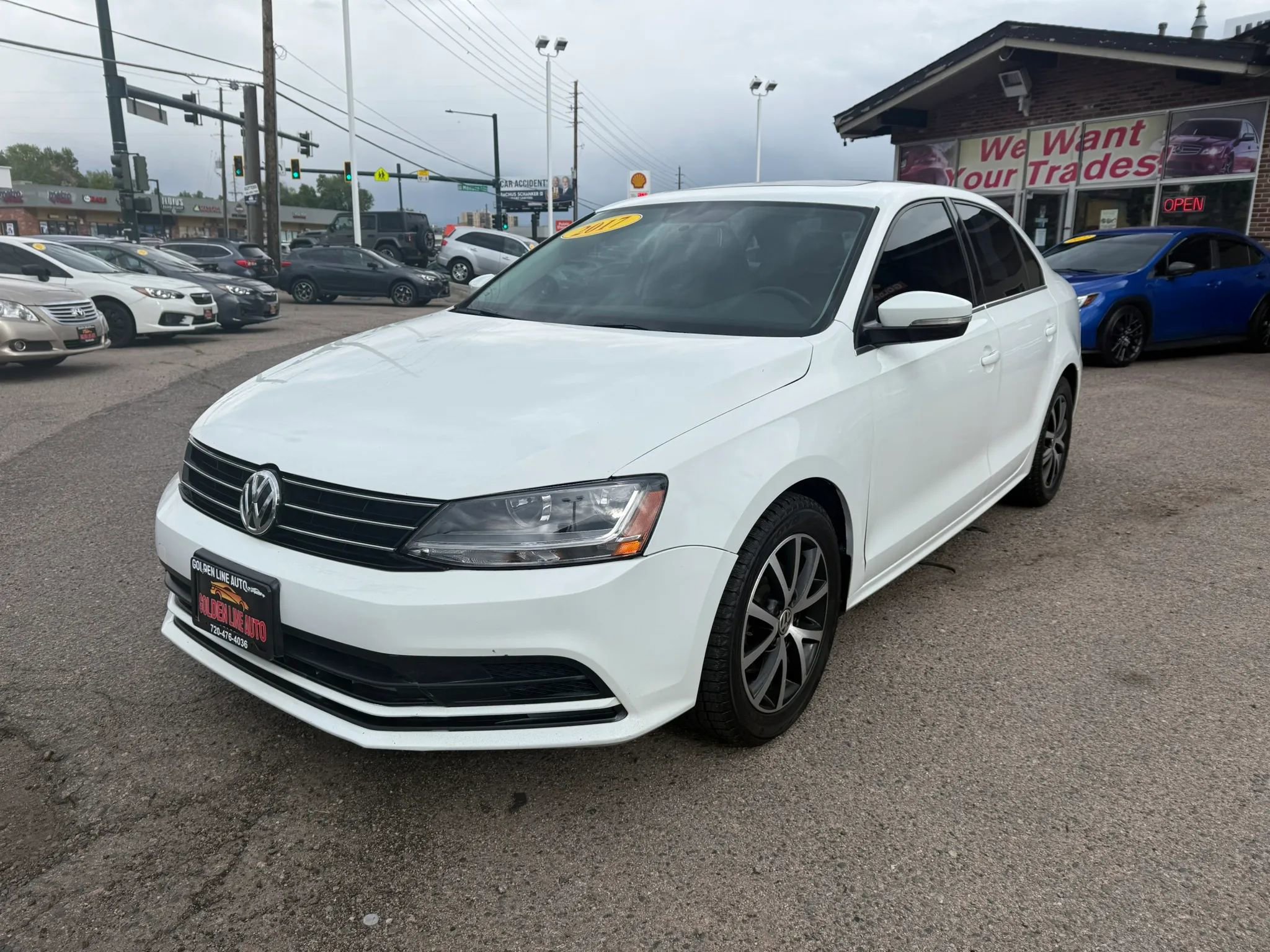 Used 2017 Volkswagen Jetta SE FWD image 3