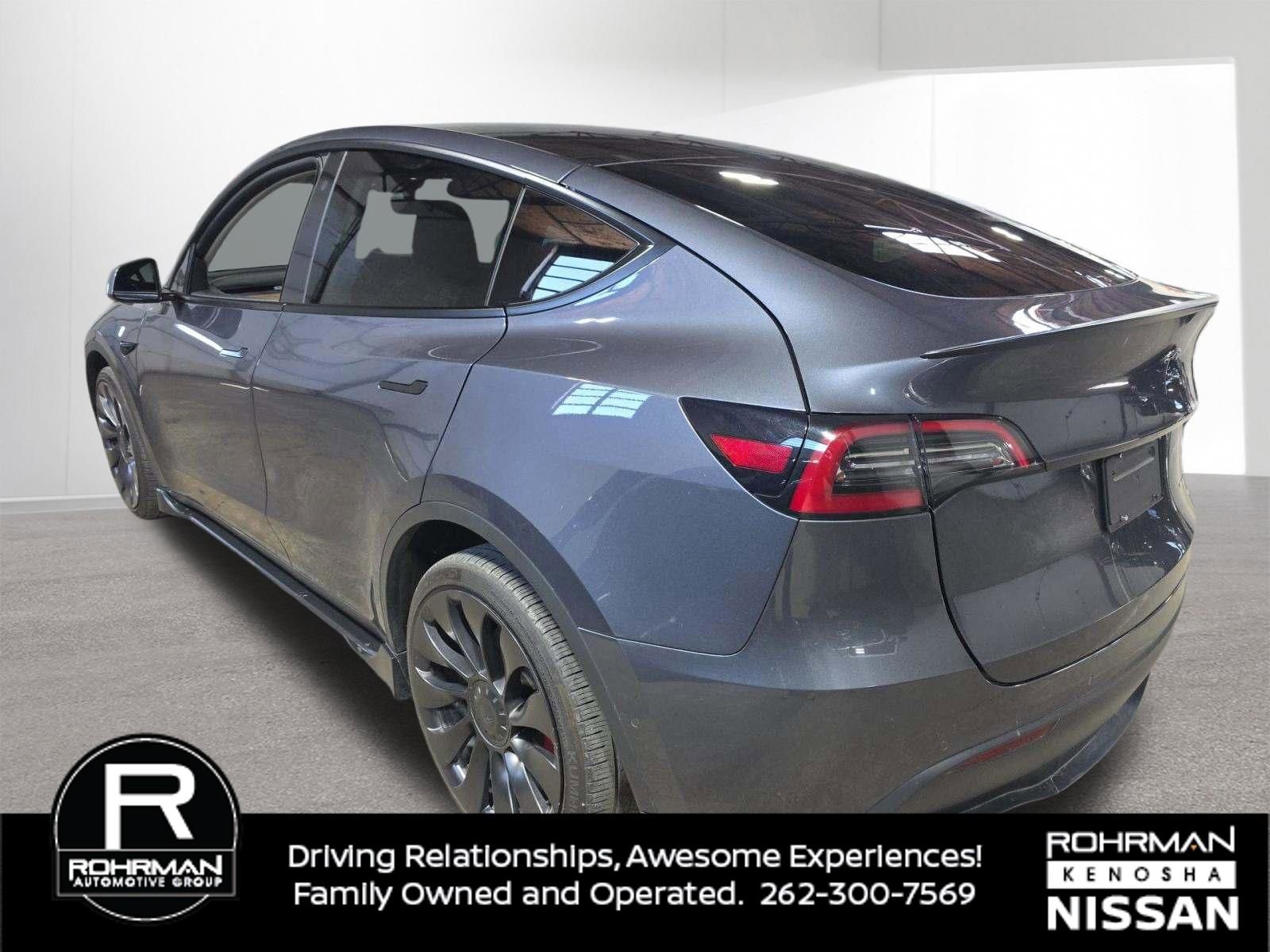 Used 2022 Tesla Model Y Long Range AWD/4WD image 2