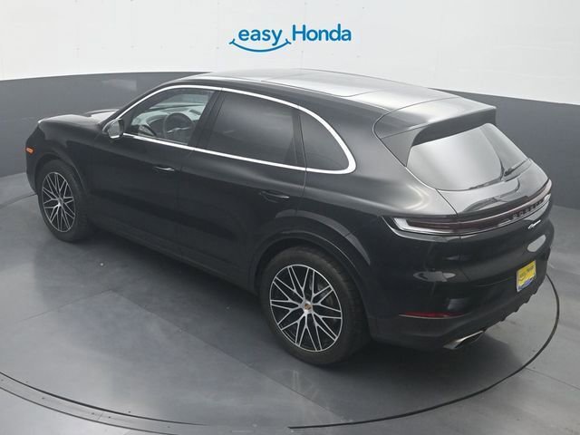 Used 2025 Porsche Cayenne image 23