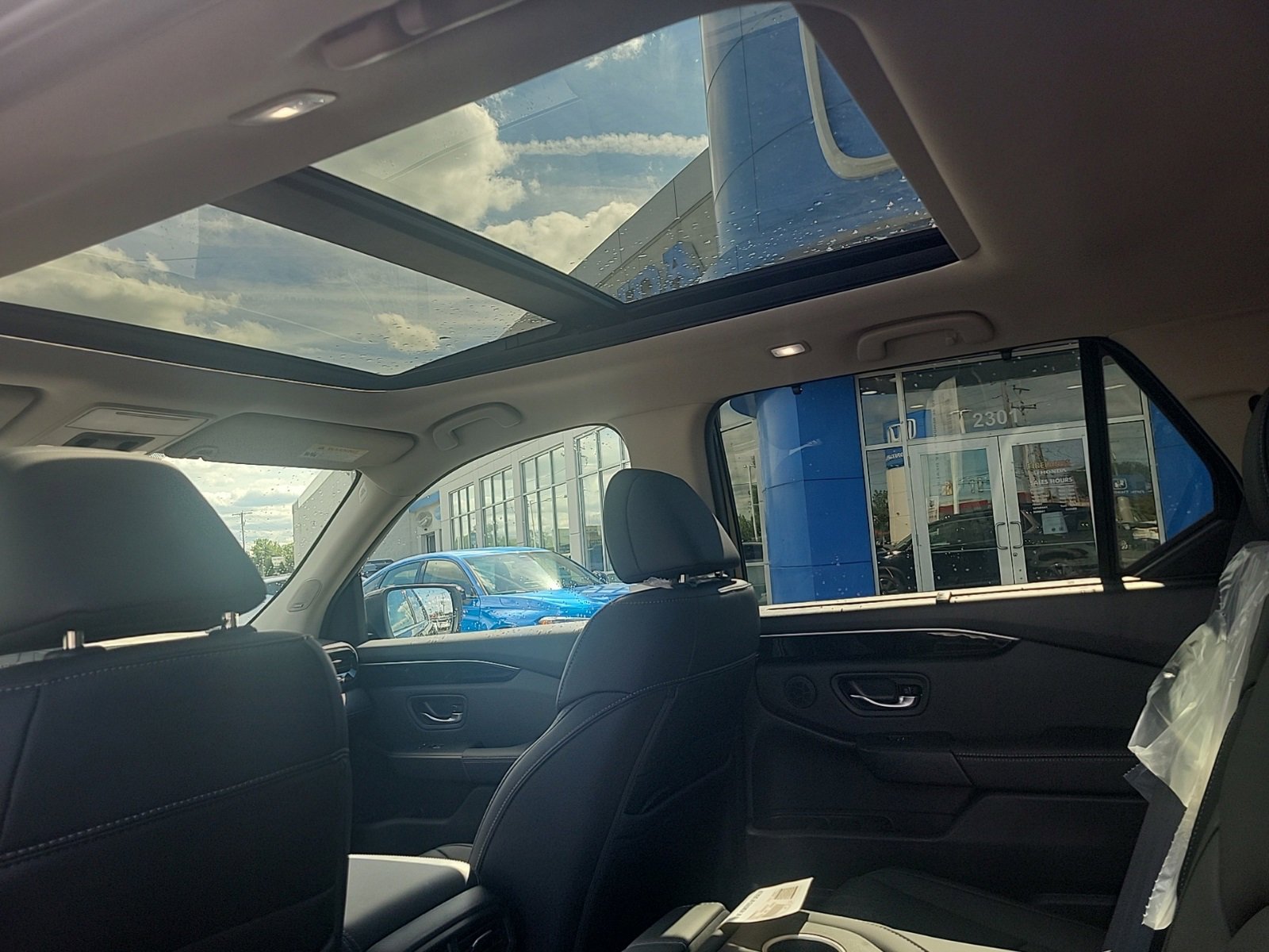 New 2025 Honda Pilot Touring image 15