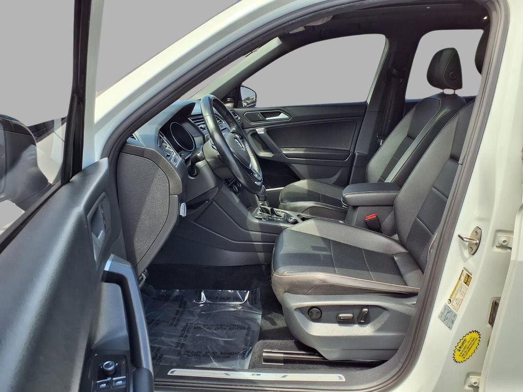 Used 2021 Volkswagen Tiguan SE R-Line AWD/4WD image 23