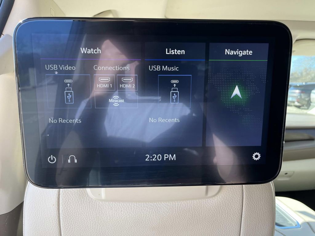 Used 2021 GMC Yukon XL Denali w/ Denali Premium Package image 18