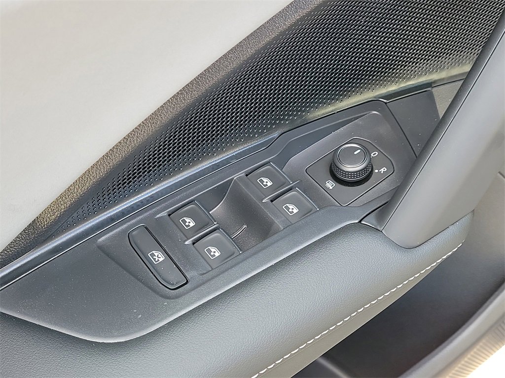 New 2026 Volkswagen Tiguan SE R-Line image 15