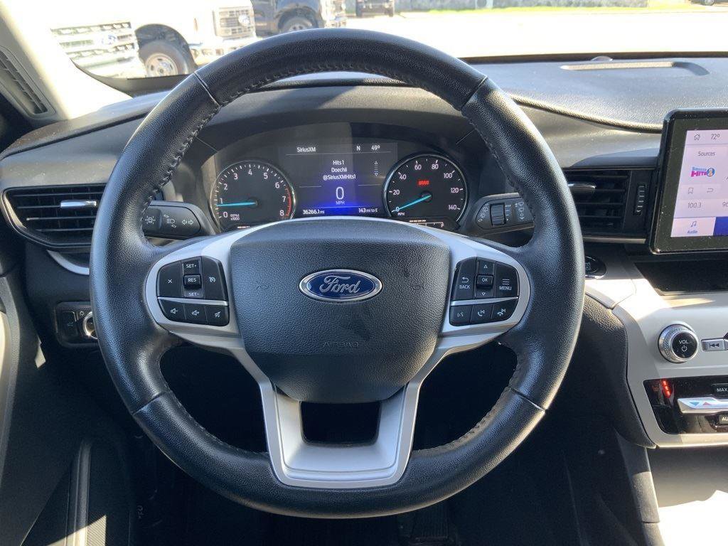Used 2022 Ford Explorer XLT image 29