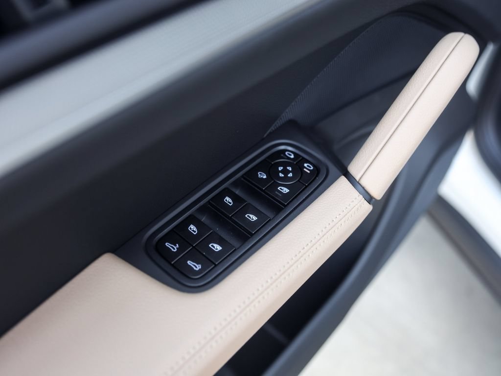 New 2026 Porsche Cayenne Coupe AWD/4WD image 28
