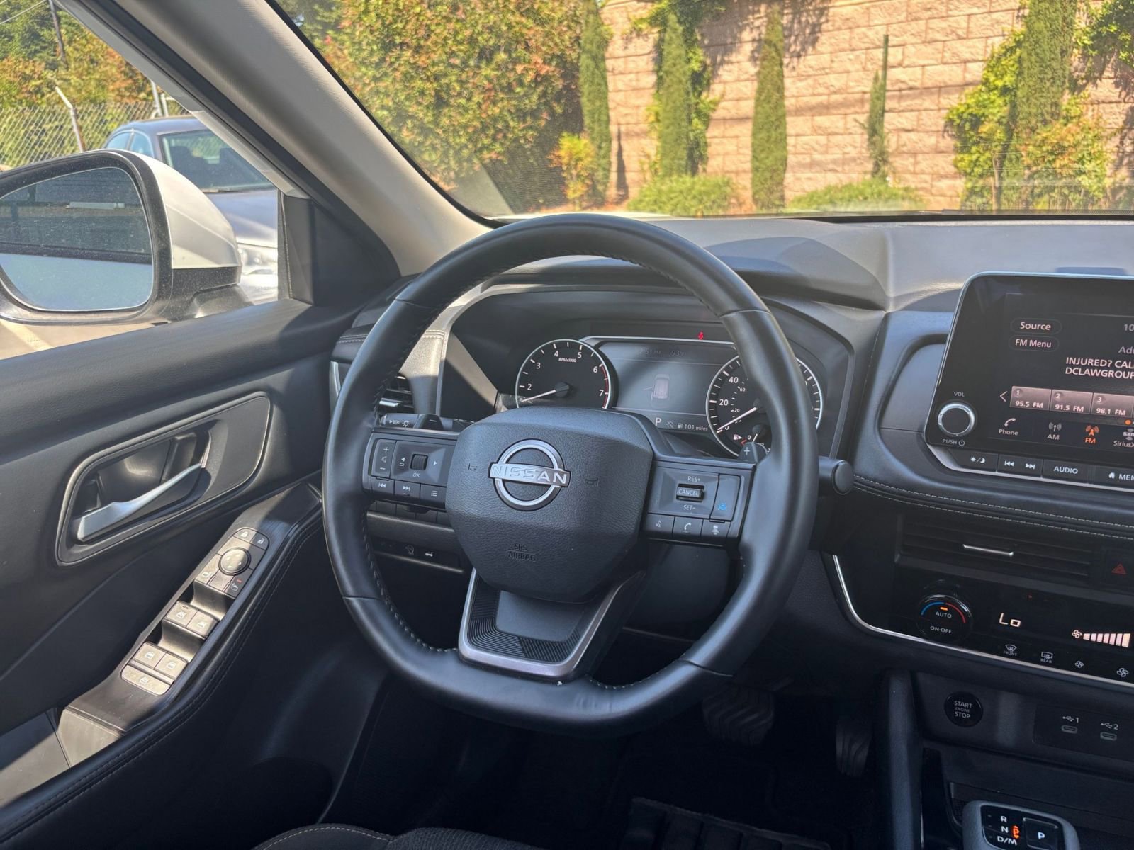 Used 2025 Nissan Rogue SV AWD/4WD image 36