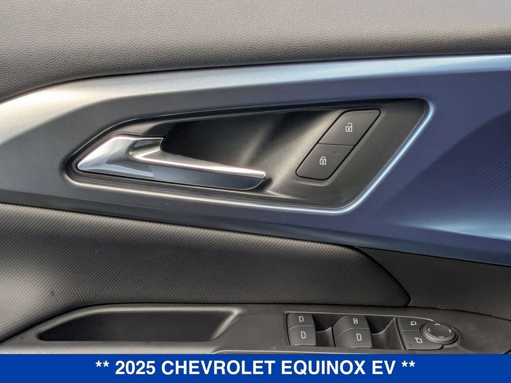 New 2025 Chevrolet Equinox EV LT image 12