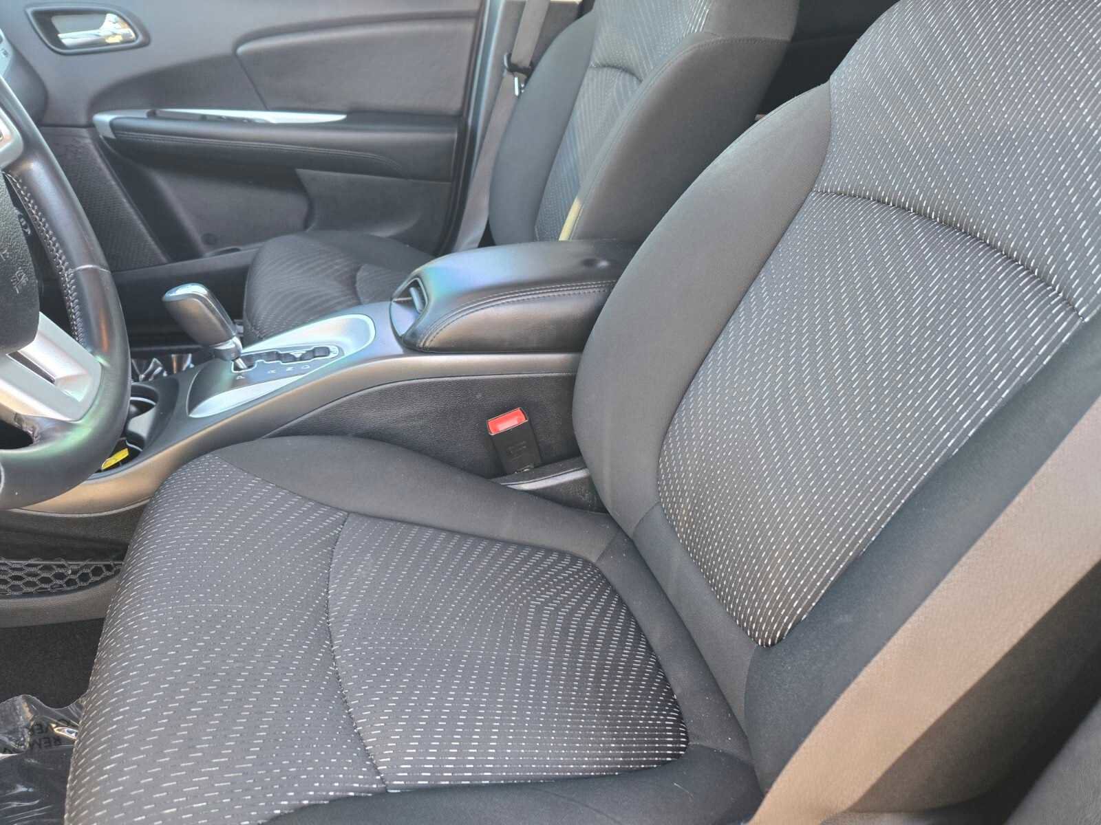 Used 2020 Dodge Journey SE w/ SE Popular Equipment Group image 16