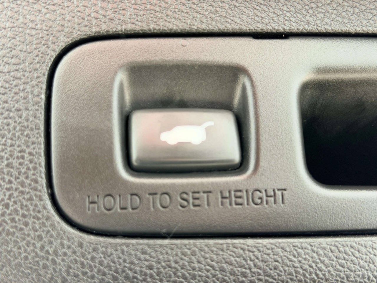 Used 2019 Honda CR-V Touring image 6