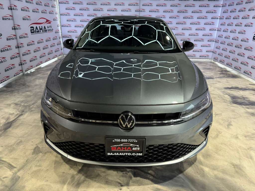 Used 2025 Volkswagen Jetta SE FWD image 4