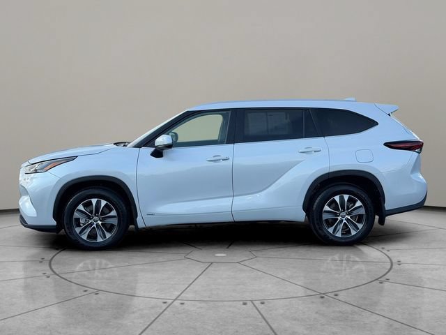 Certified 2026 Toyota Highlander XLE AWD/4WD image 3