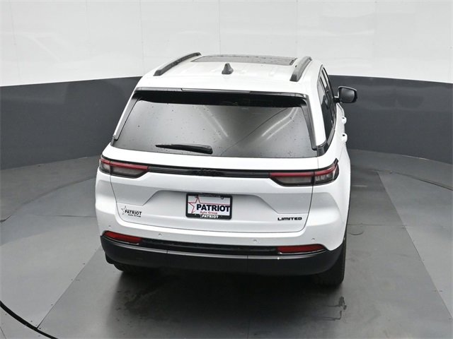 New 2025 Jeep Grand Cherokee Limited w/ Black Appearance Package image 28
