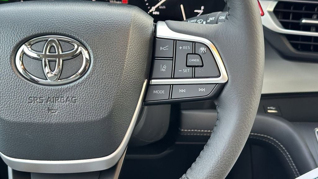 New 2026 Toyota Sienna XLE FWD image 30