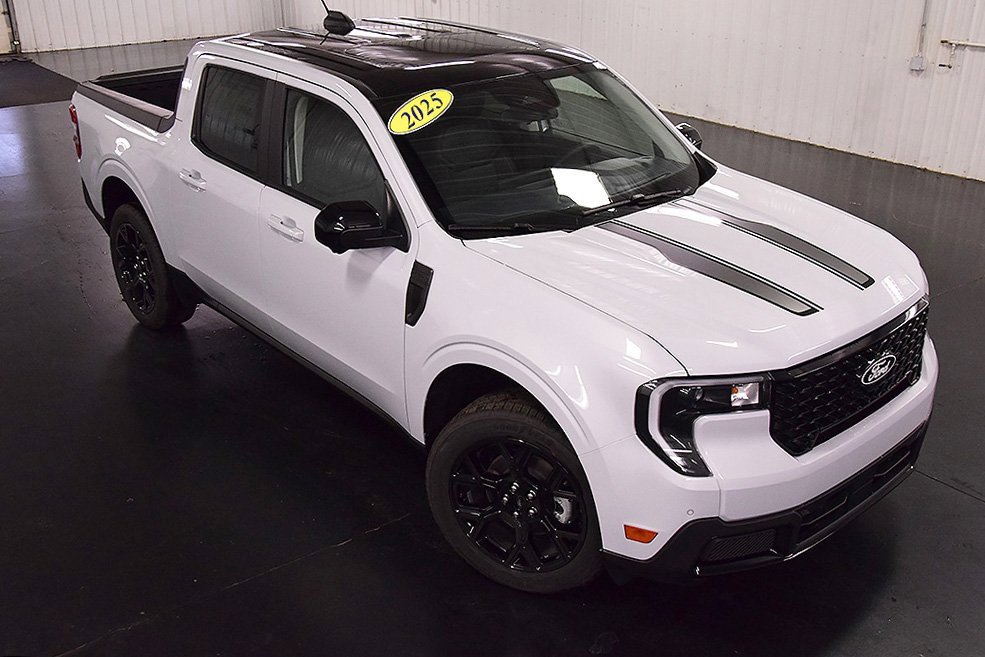 New 2025 Ford Maverick Lariat w/ Black Appearance Package image 10