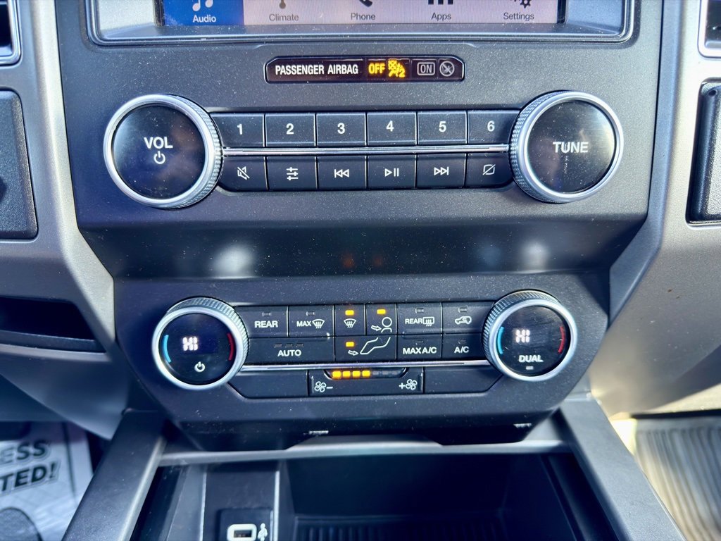 Used 2019 Ford Expedition XLT image 24