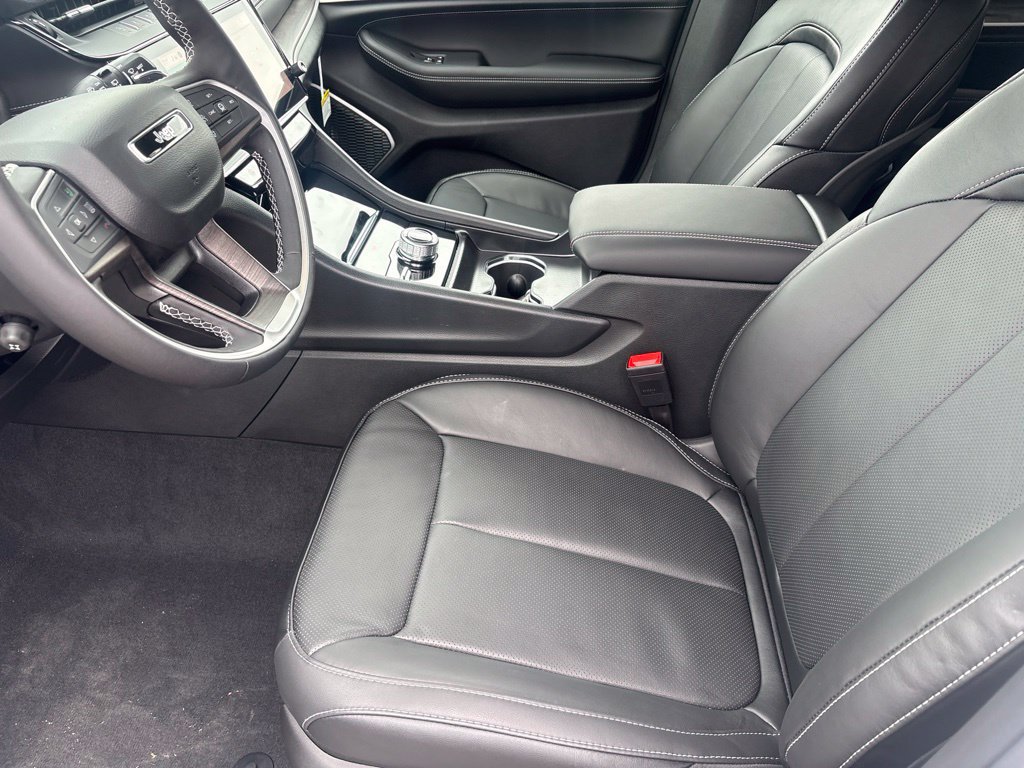 New 2027 Jeep Grand Cherokee L Limited AWD/4WD image 24