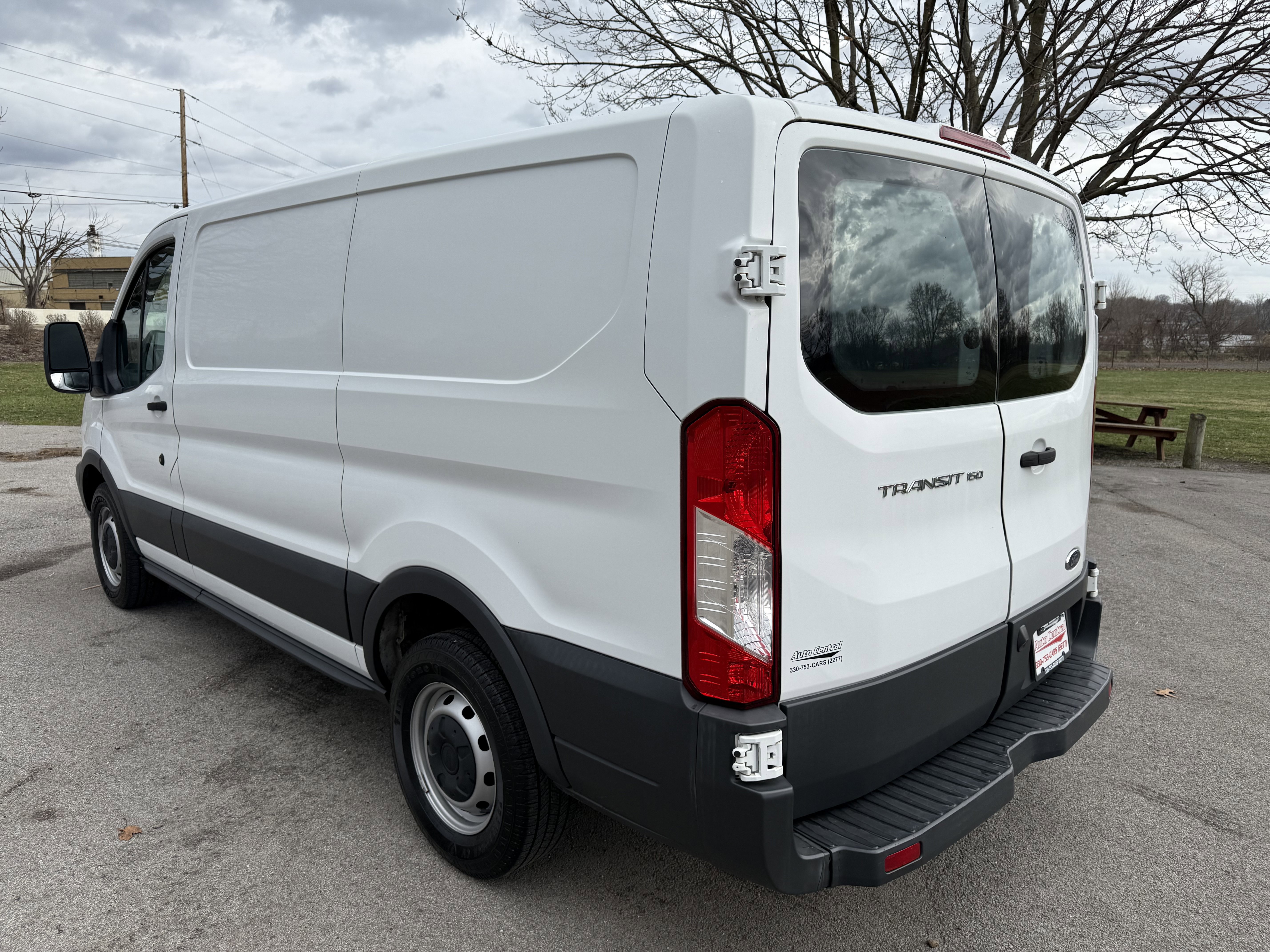 Used 2017 Ford Transit 150 130 Low Roof RWD image 3