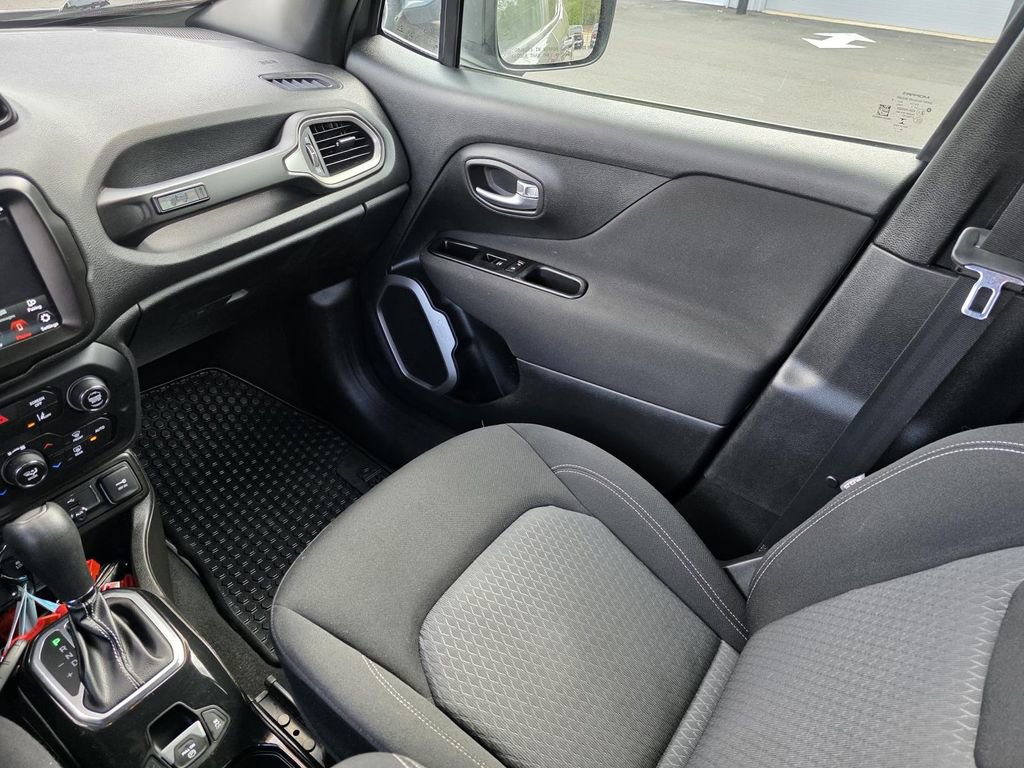 Used 2021 Jeep Renegade Latitude w/ Convenience Group image 27