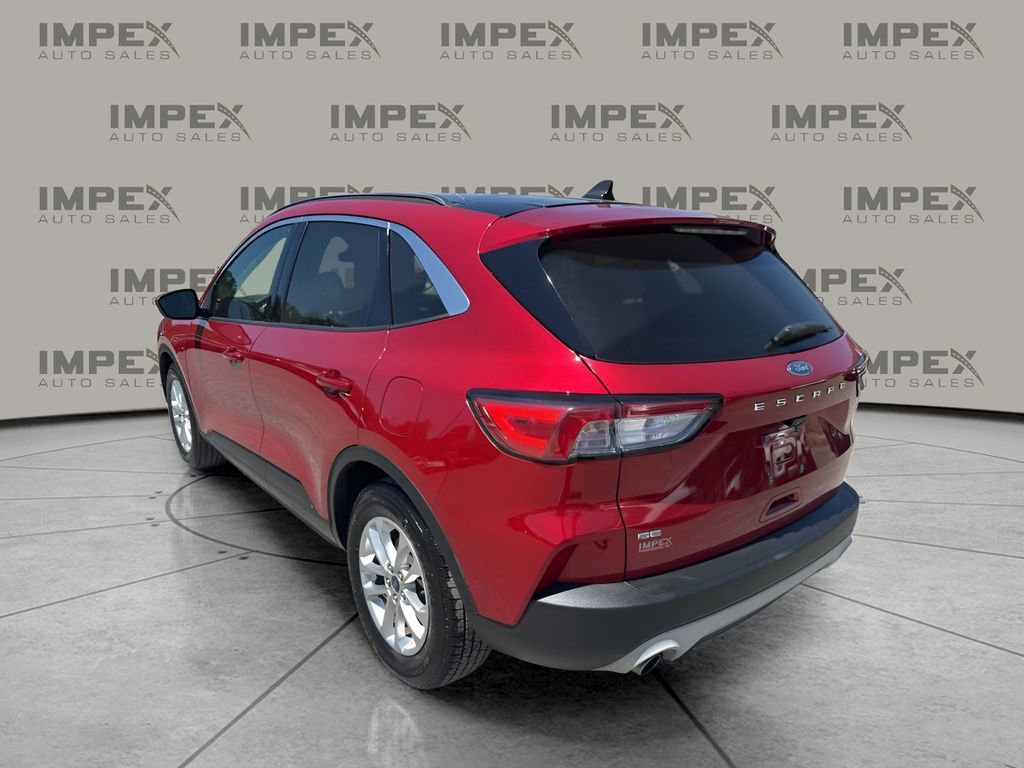Used 2021 Ford Escape SE w/ Convenience Package image 3