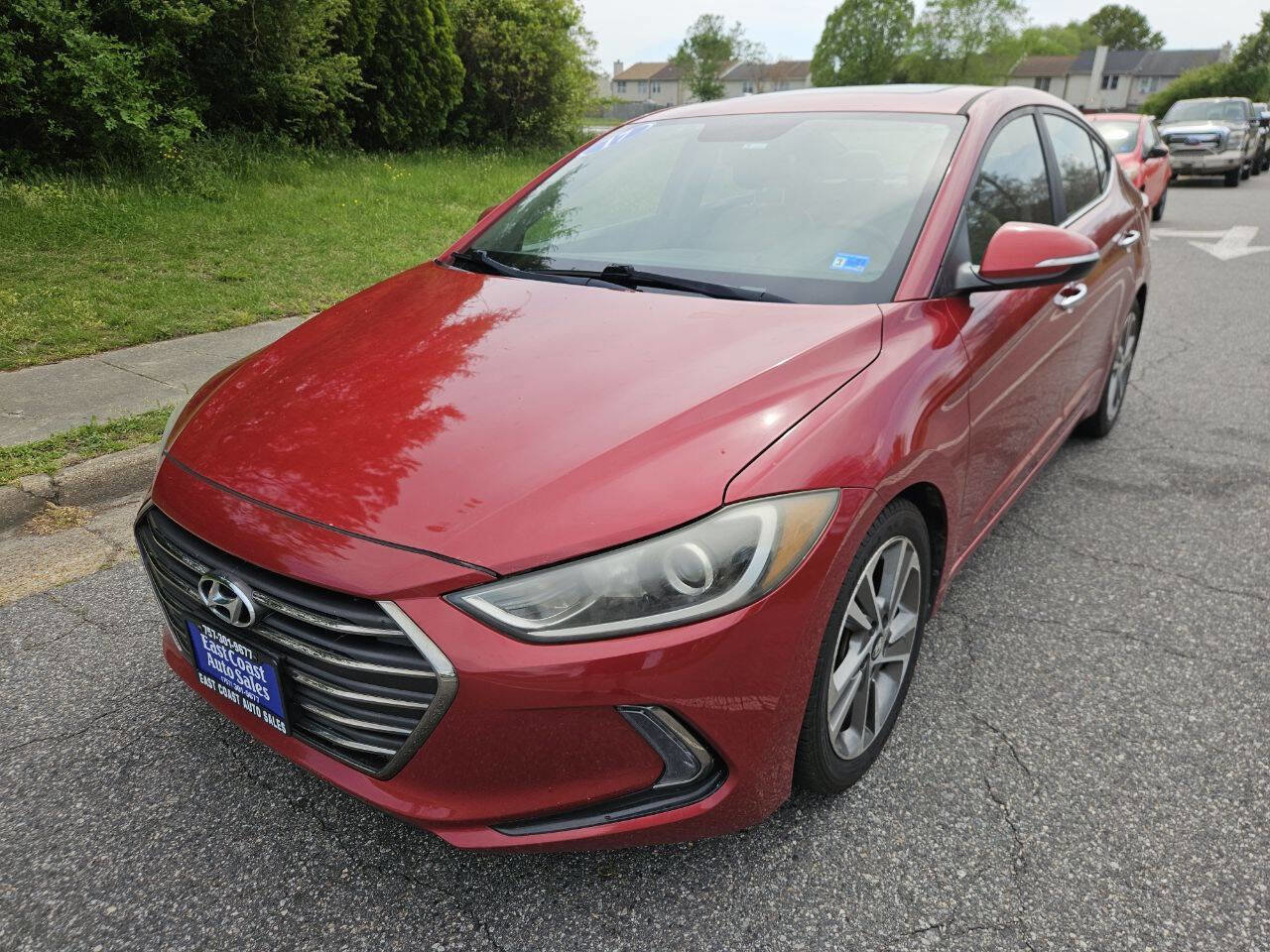 Used 2017 Hyundai Elantra Limited w/ Limited Tech Package 04 FWD image 3