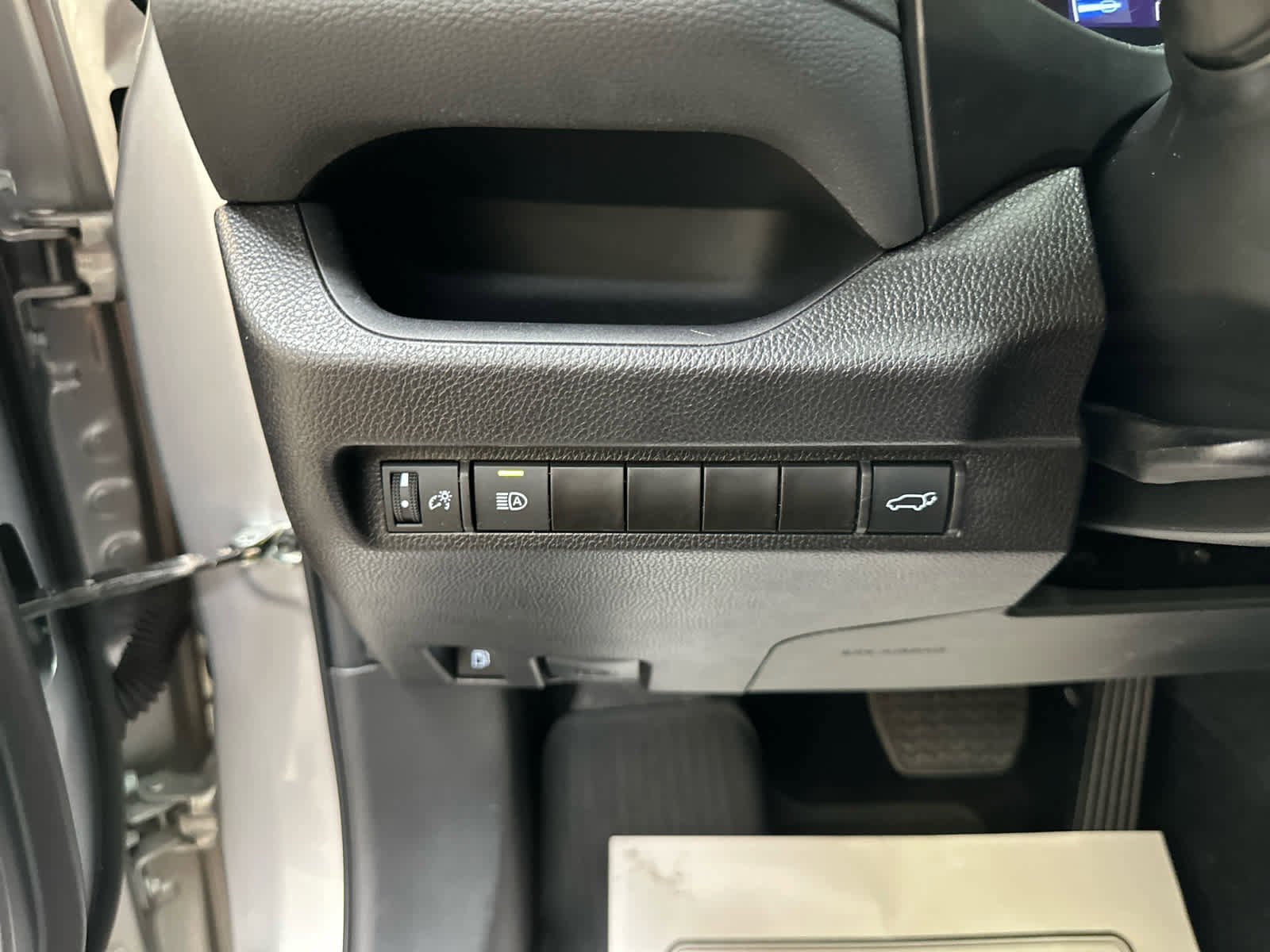 Used 2024 Toyota RAV4 XLE image 22