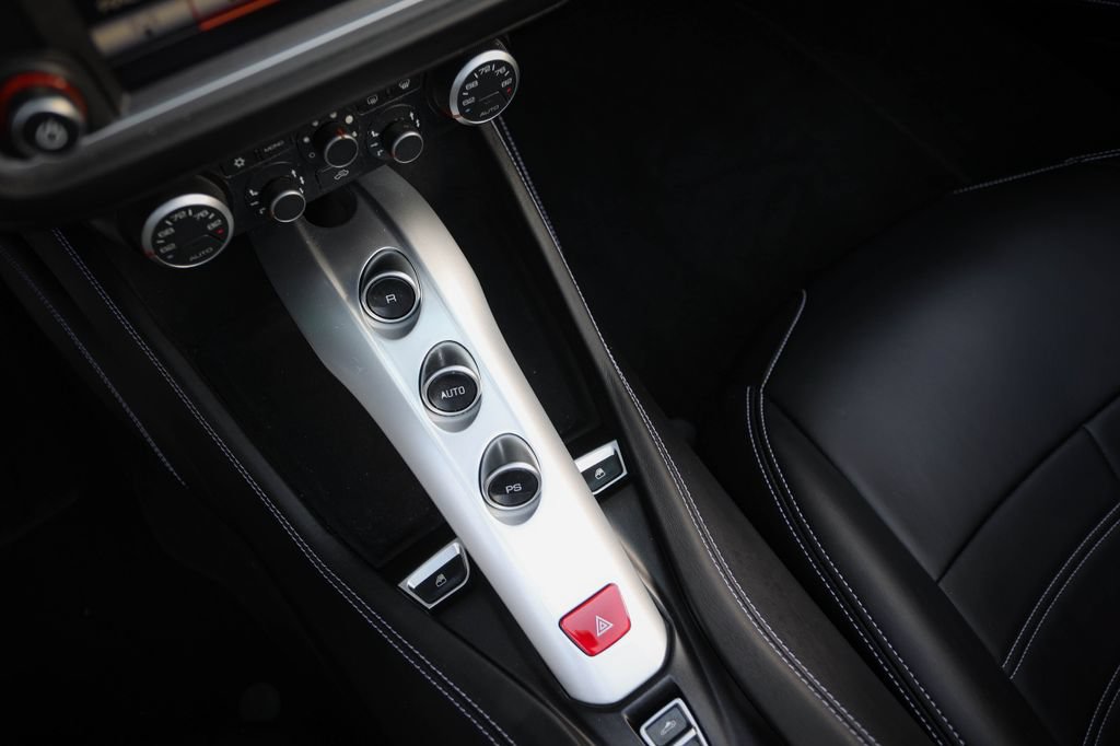 Used 2015 Ferrari California T RWD image 42