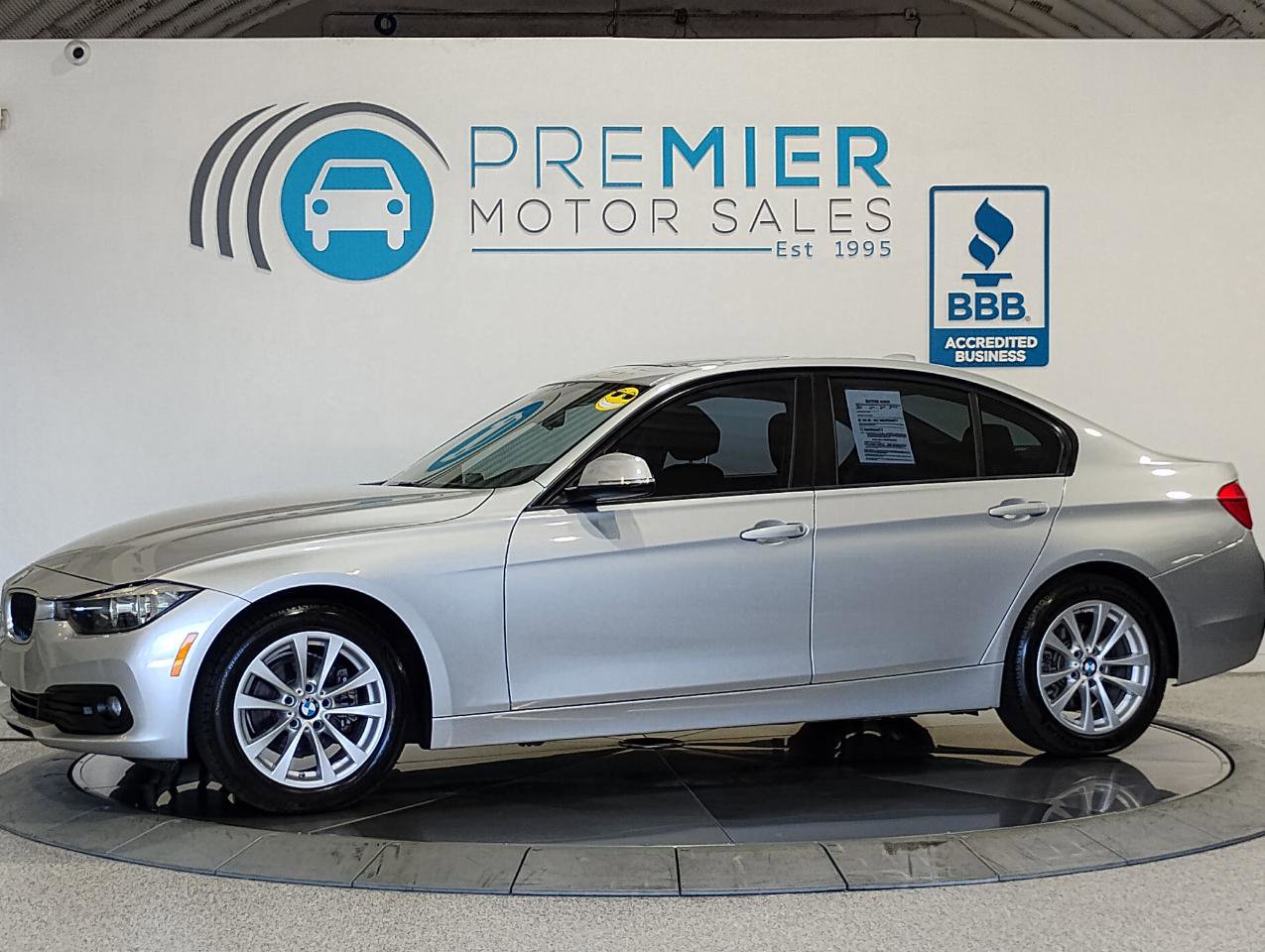 Used 2017 BMW 320i Sedan image 2
