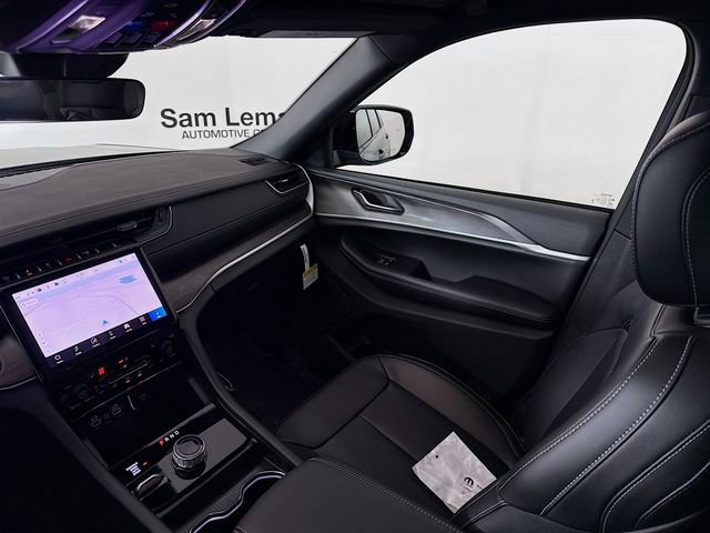 New 2025 Jeep Grand Cherokee L Limited image 24
