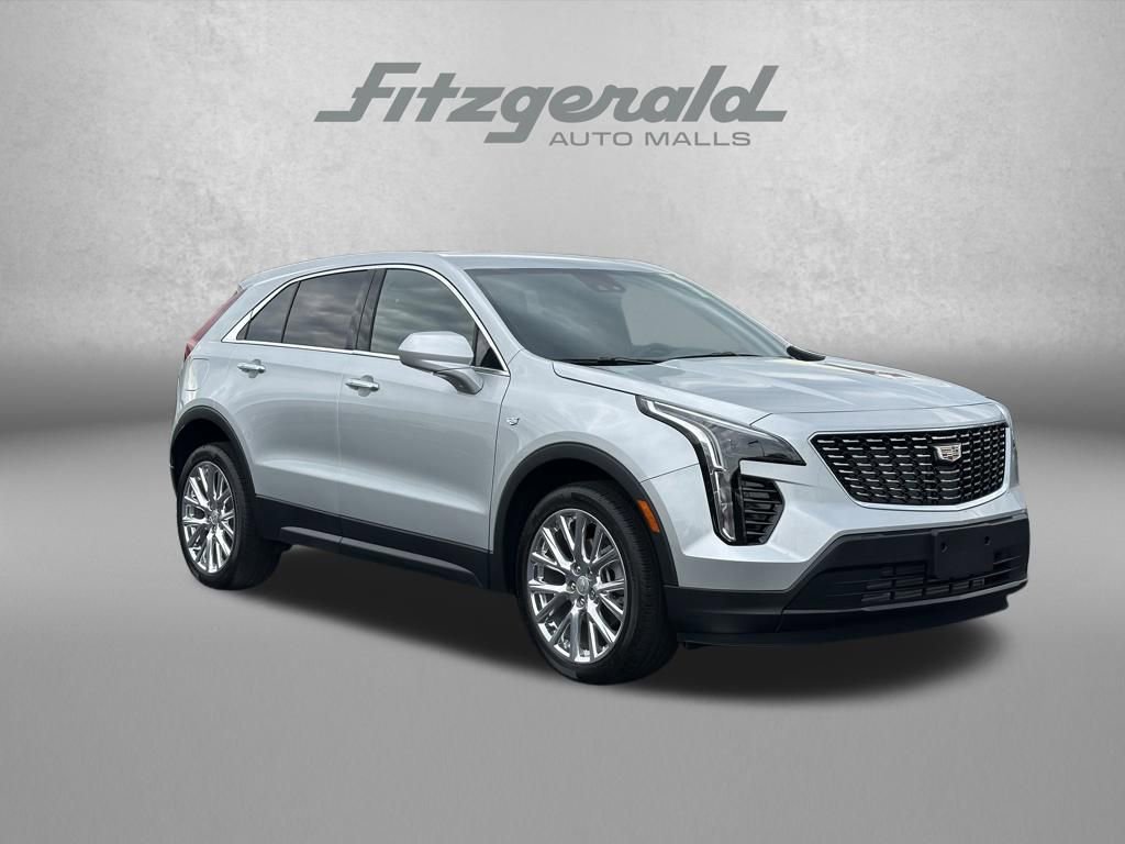 Used 2022 Cadillac XT4 Luxury w/ Cold Weather Package AWD/4WD image 1