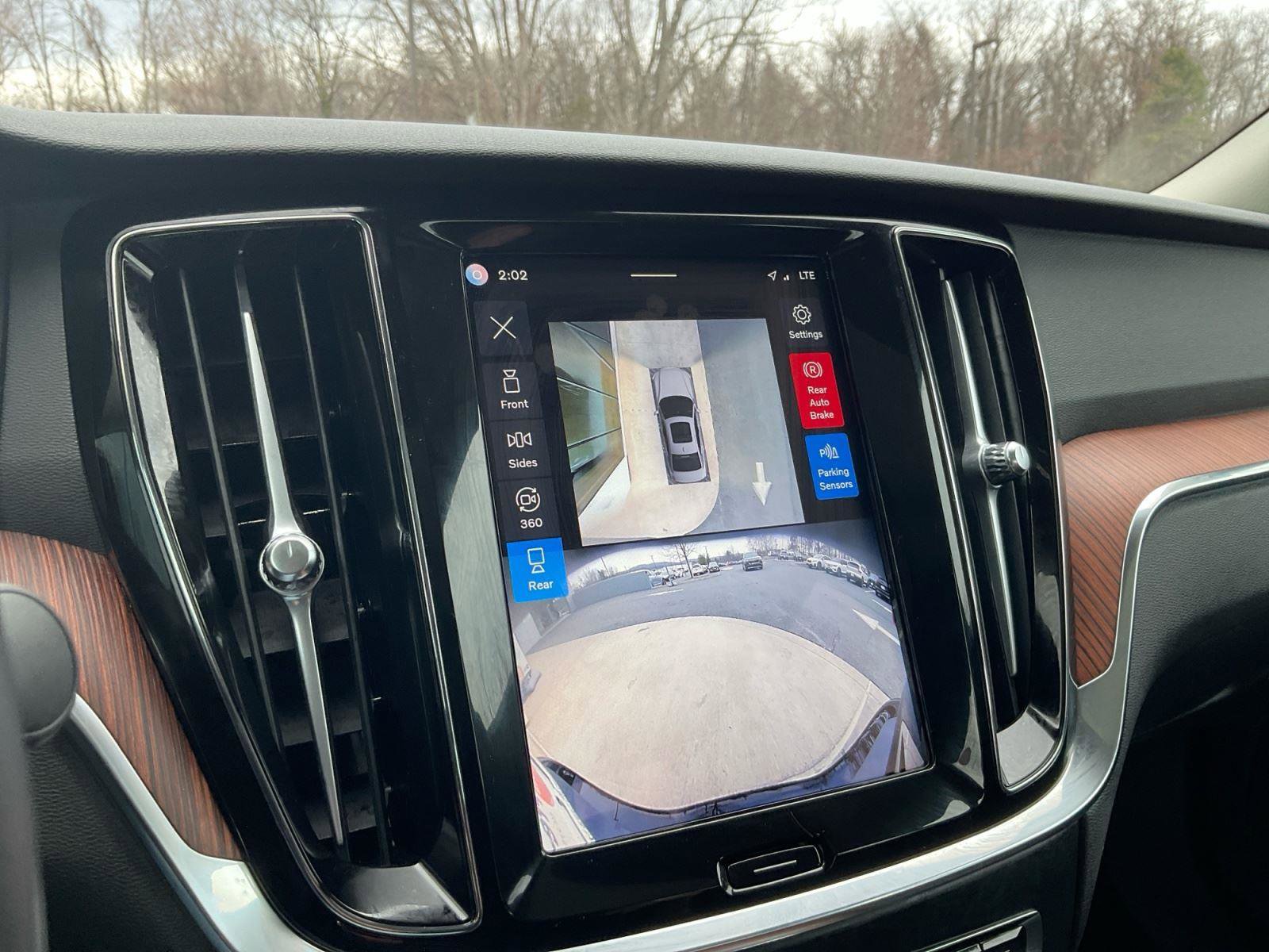 Certified 2025 Volvo S60 B5 Plus AWD/4WD image 27