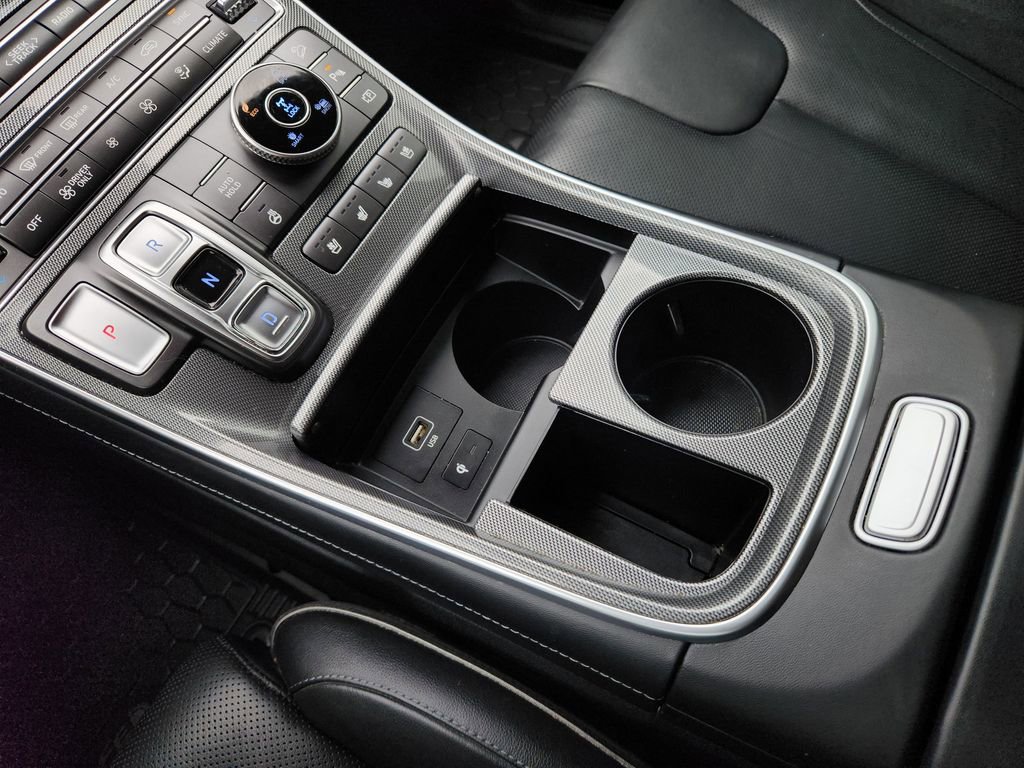 Used 2022 Hyundai Santa Fe Limited w/ Cargo Package image 26