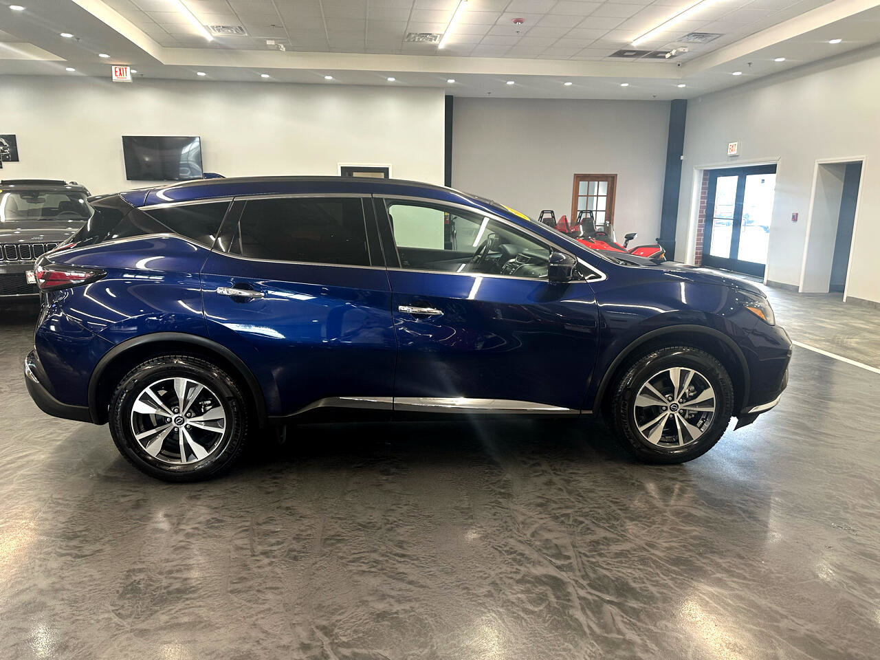 Used 2023 Nissan Murano SV image 4
