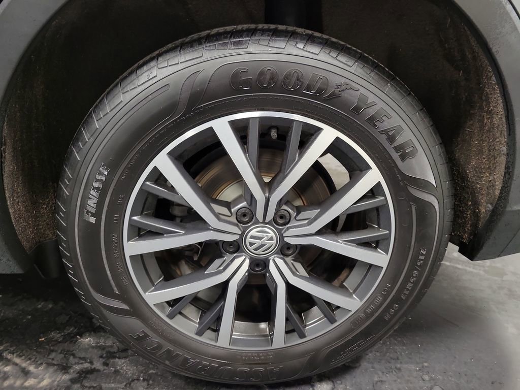 Used 2019 Volkswagen Tiguan SE image 11