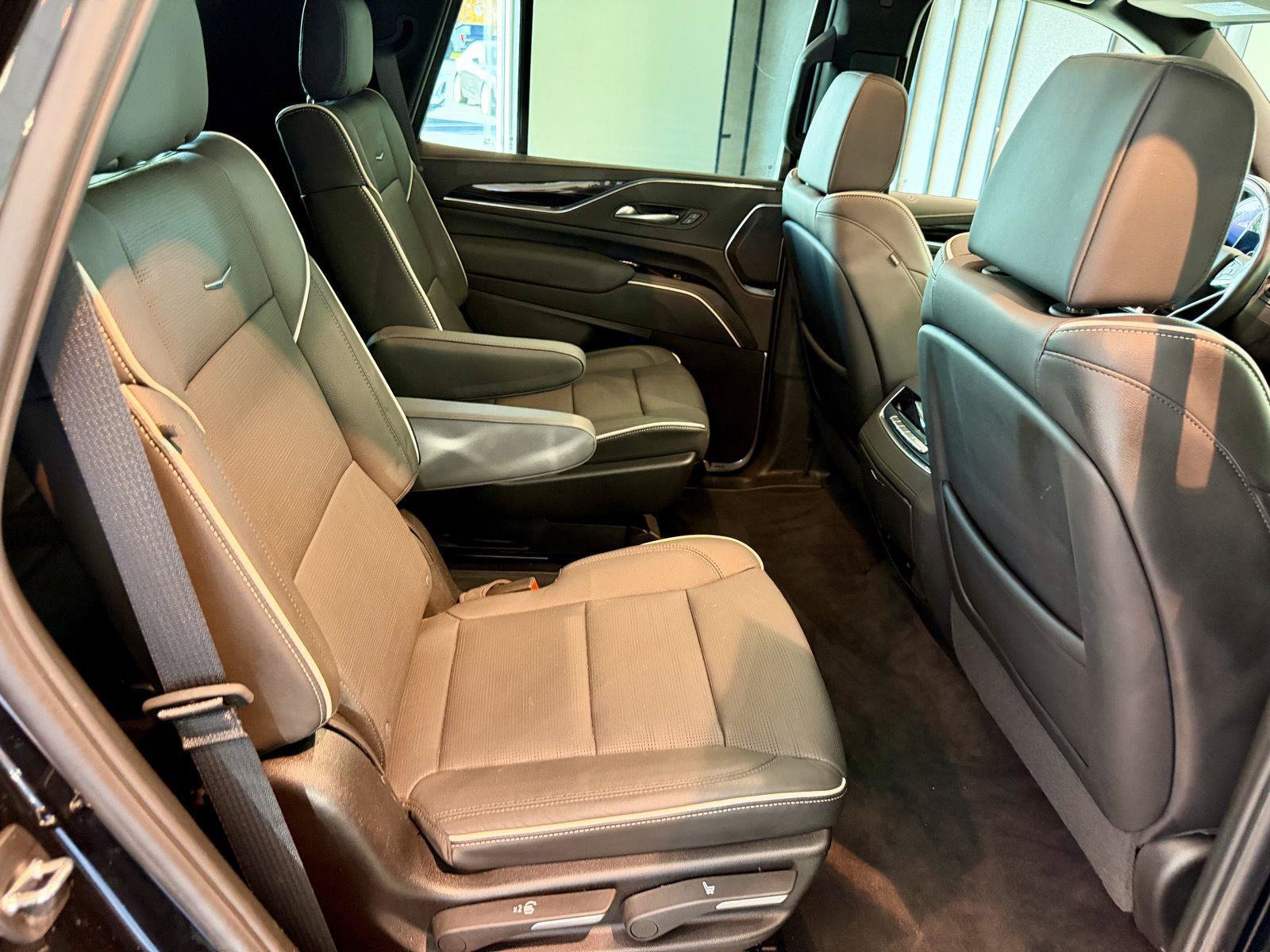Certified 2024 Cadillac Escalade Sport w/ LPO, ONYX Package AWD/4WD image 29