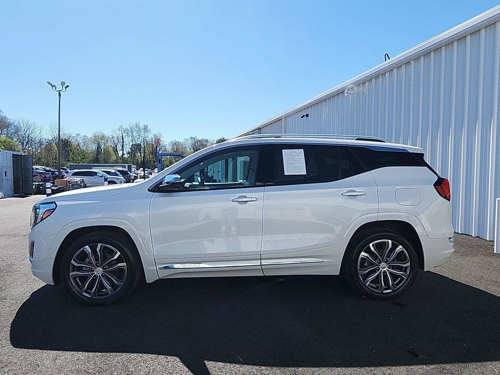 Used 2021 GMC Terrain Denali w/ Denali Premium Package image 2