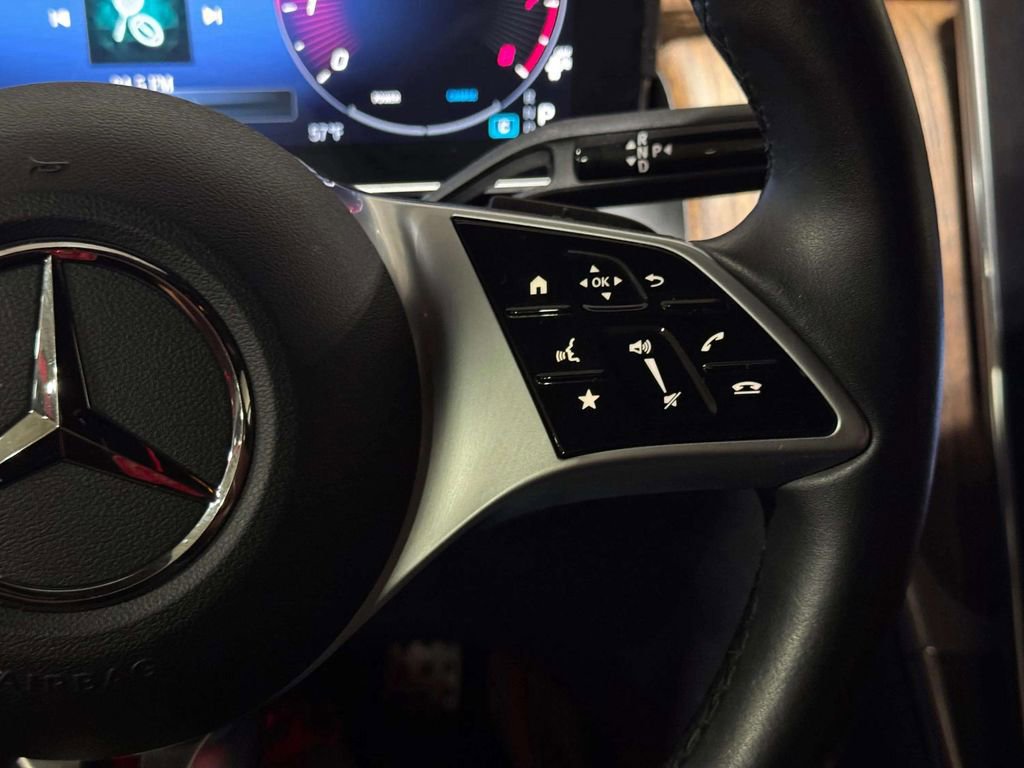 Used 2024 Mercedes-Benz GLC 300 4MATIC image 11