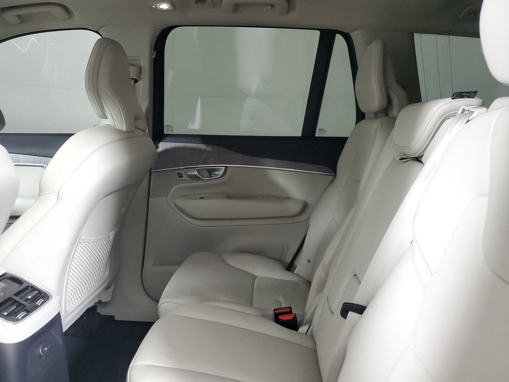 Certified 2025 Volvo XC90 T8 Core AWD/4WD image 14