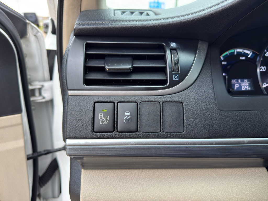 Used 2012 Toyota Camry XLE w/ Leather Pkg FWD image 14