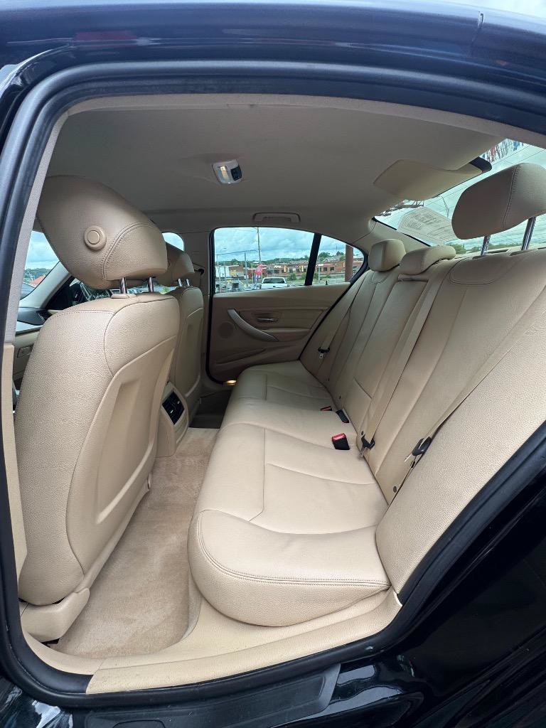 Used 2016 BMW 320i Sedan RWD image 18