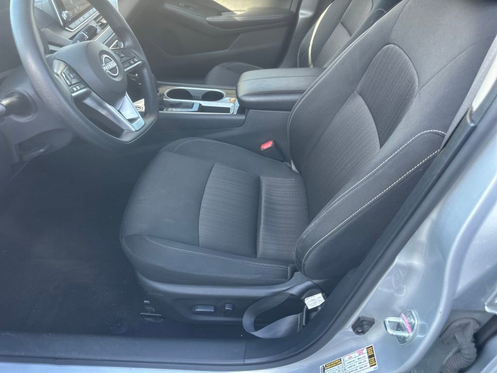 Used 2024 Nissan Altima 2.5 SV image 4