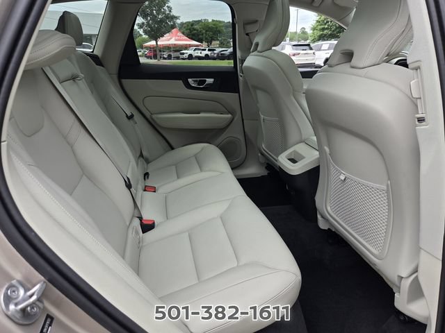 Used 2024 Volvo XC60 B5 Core AWD/4WD image 16