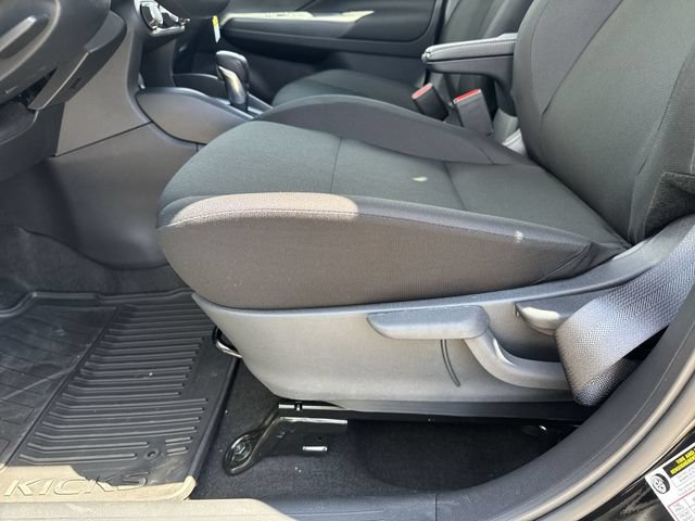 New 2025 Nissan Kicks Play S FWD image 27