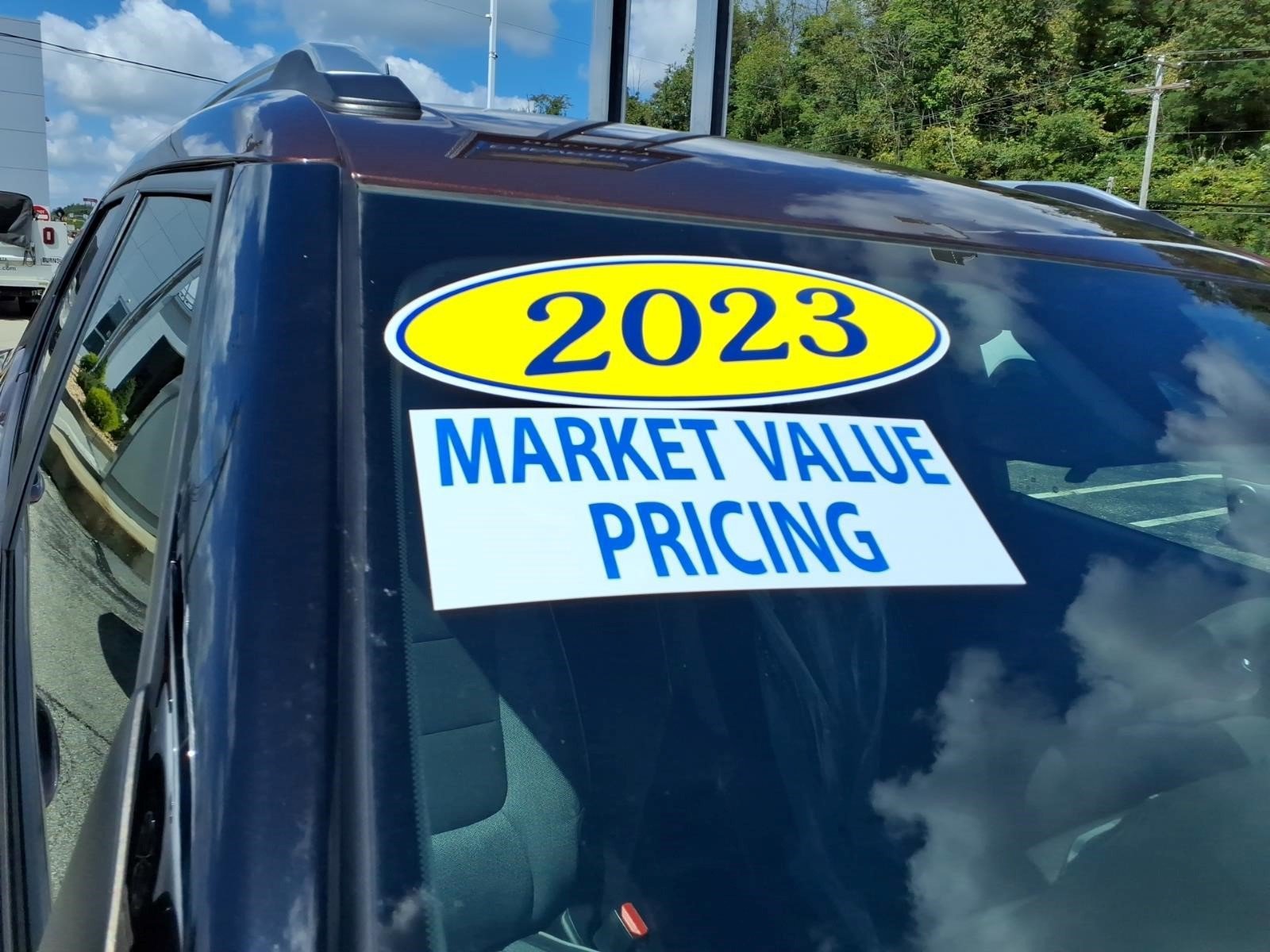 Used 2023 Chevrolet TrailBlazer LT FWD image 9