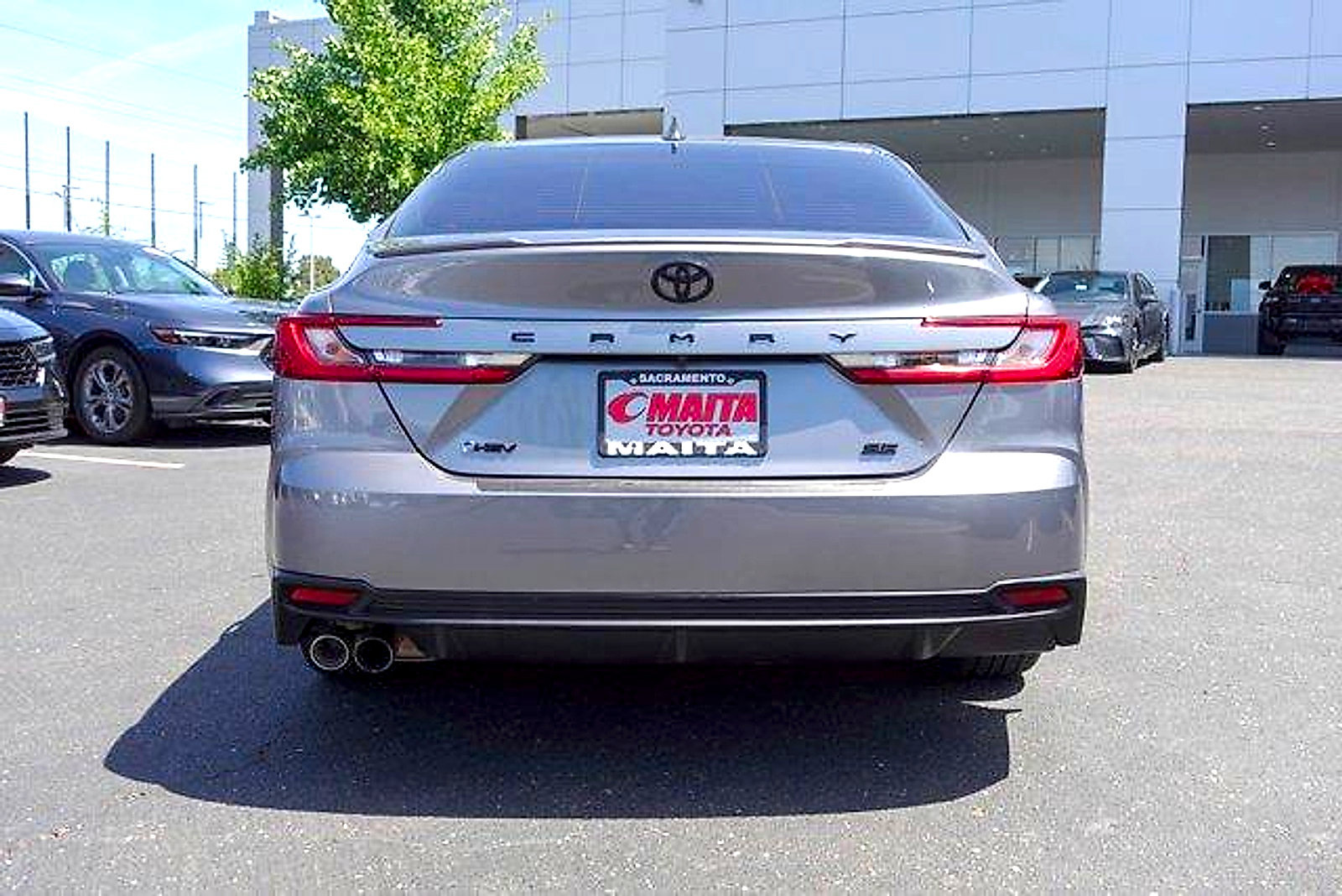 Used 2025 Toyota Camry SE w/ Multimedia Upgrade Package FWD image 6