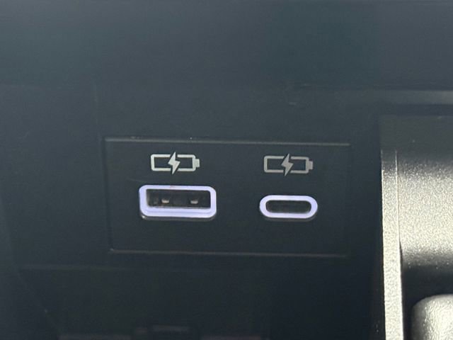 Used 2025 Toyota Sequoia Platinum AWD/4WD image 6