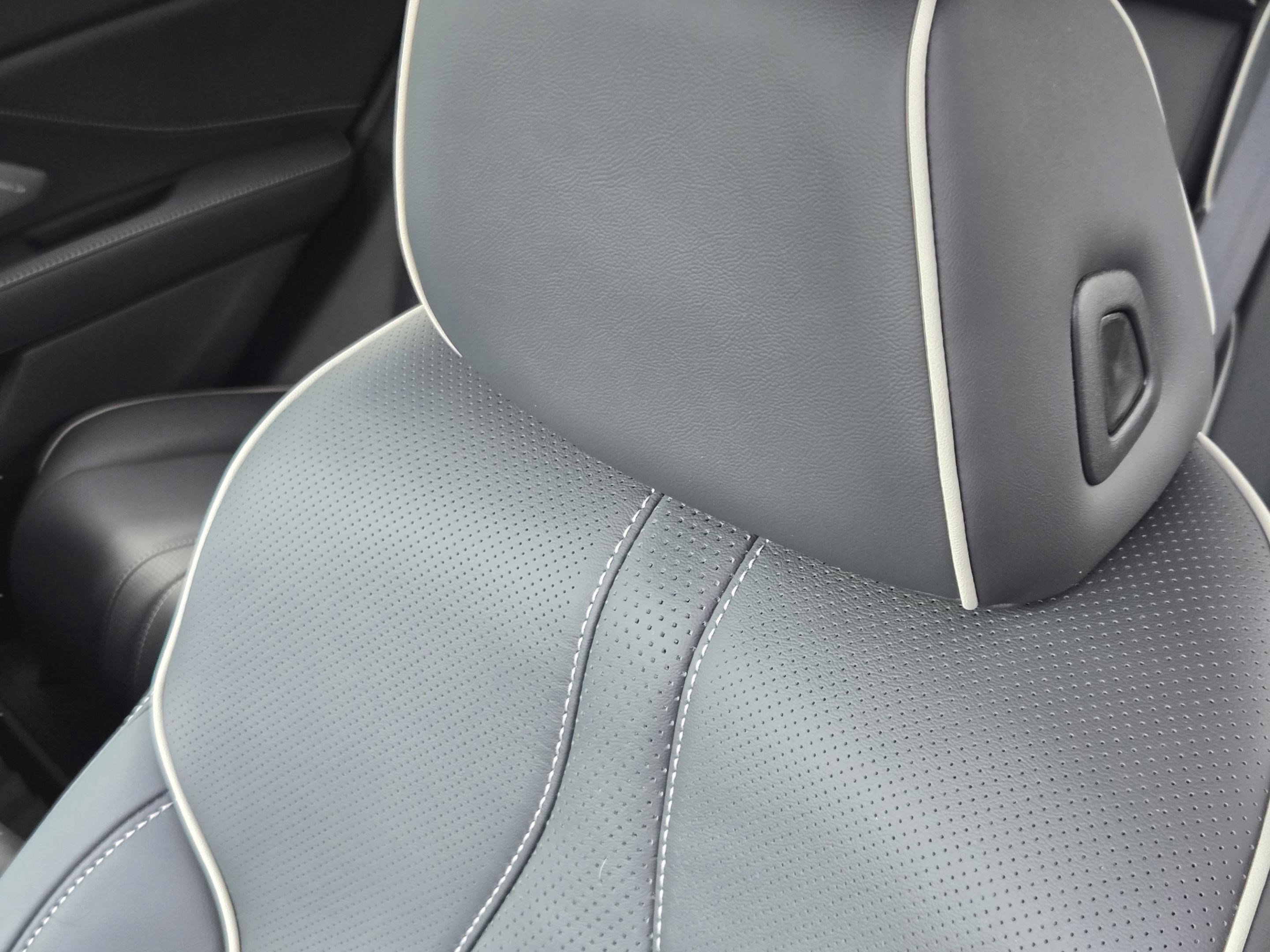 Certified 2026 Acura RDX SH-AWD w/ Advance Package image 17