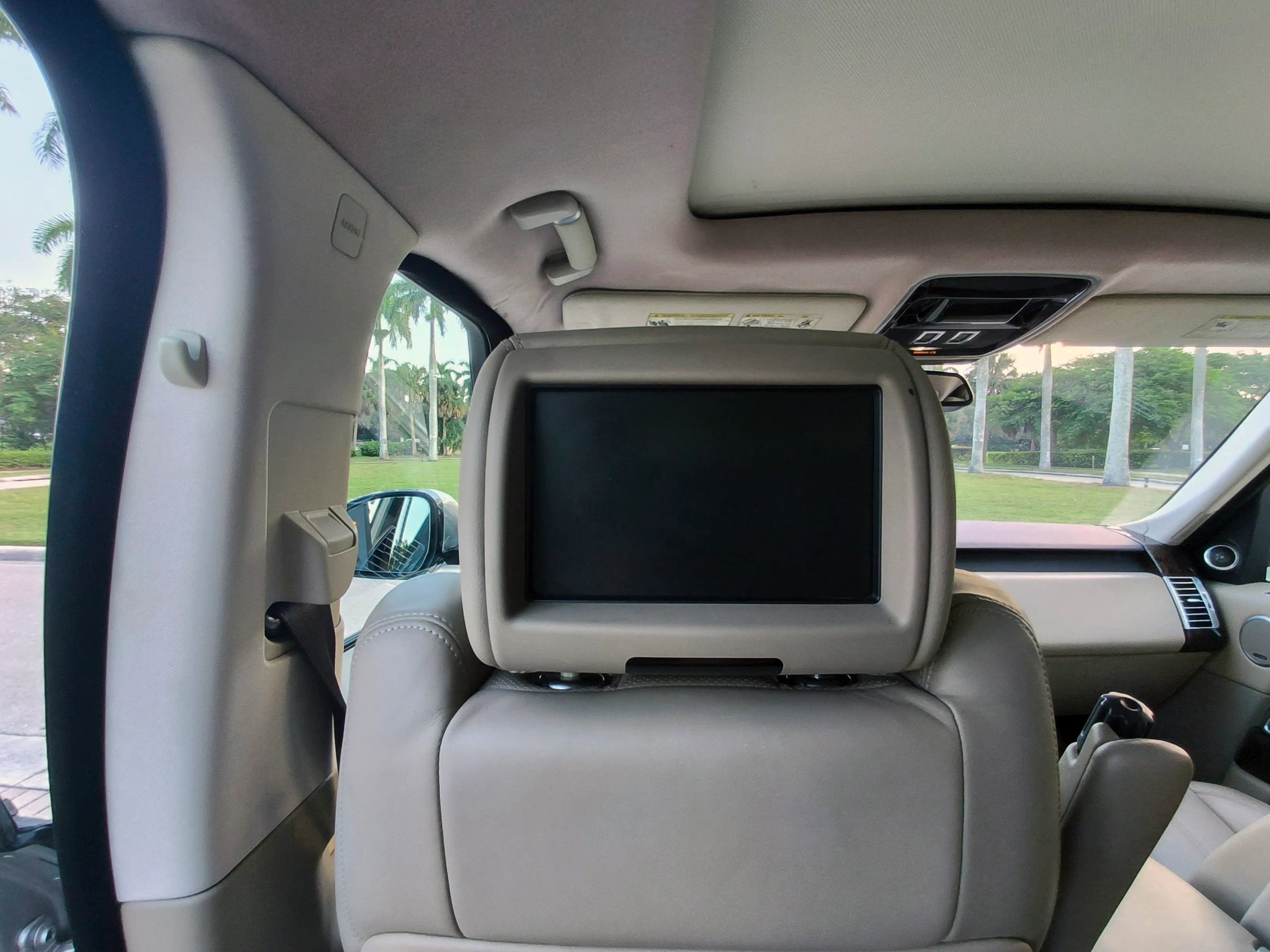 Used 2015 Land Rover Range Rover HSE image 27