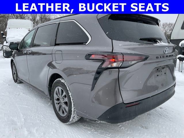 Used 2024 Toyota Sienna XLE image 5