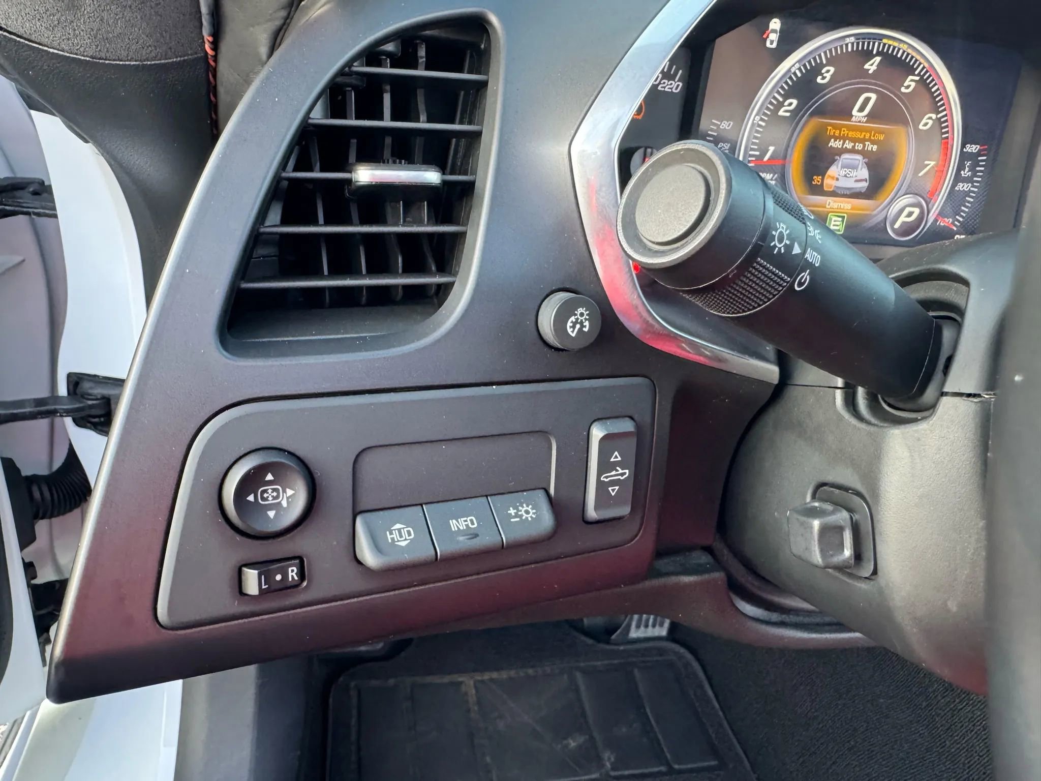 Used 2016 Chevrolet Corvette Z06 w/ 3LZ Preferred Equipment Group image 35