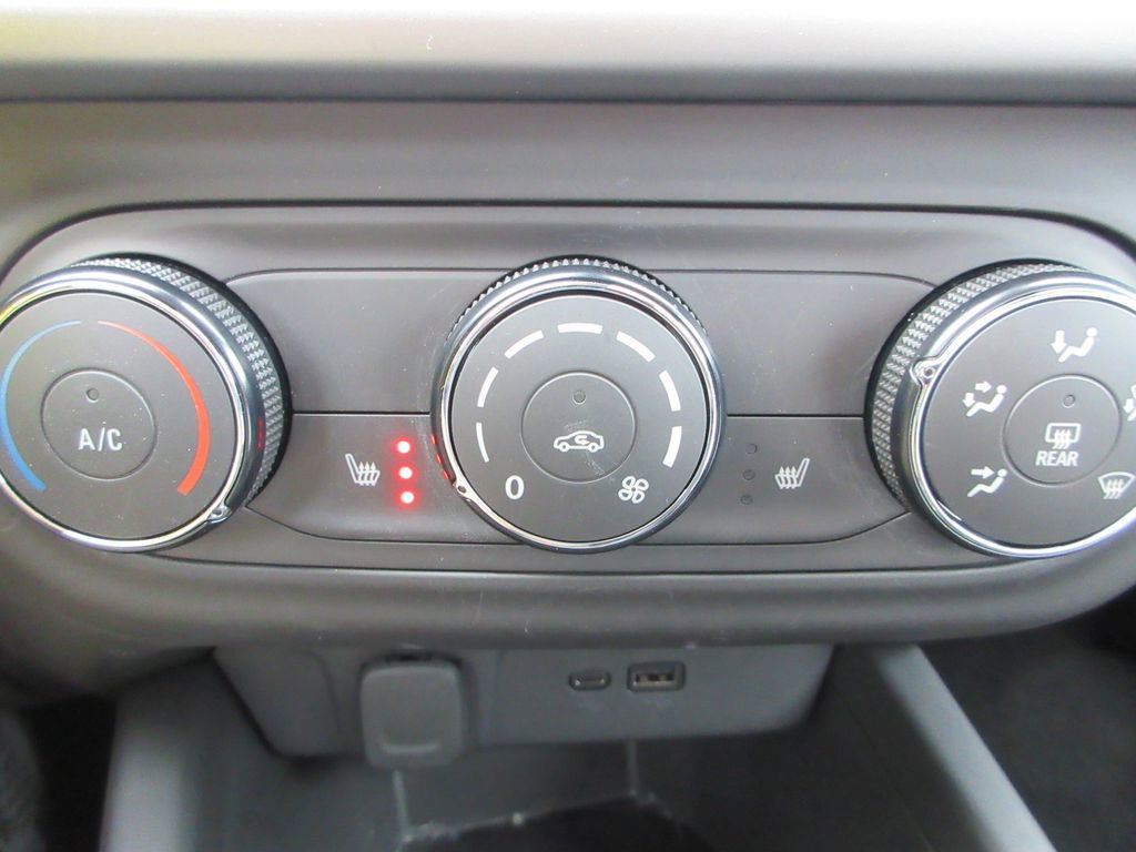 Used 2024 Chevrolet Trax LS w/ LS Convenience Package image 29